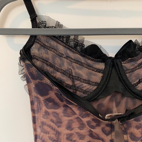 ✖️SOLD✖️Cheetah Print Lingerie Bodysuit - Picture 7 of 9